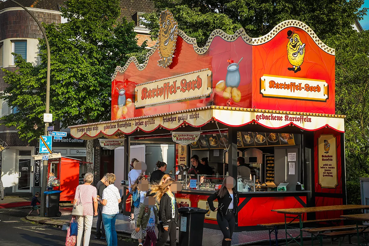 Der Kartoffel-Lord auf der Huckarder Pfingstkirmes Der Kartoffel-Lord auf der Huckarder Pfingstkirmes