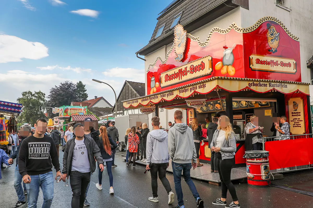 Der Kartoffel-Lord auf der Bodelschwingher-Kirmes Der Kartoffel-Lord auf der Bodelschwingher-Kirmes