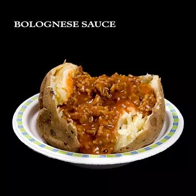 gebackene Kartoffeln mit Bolognese Sauce gebackene Kartoffeln mit Bolognese Sauce